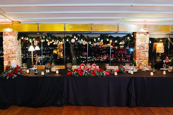 winter-wedding-athens-romantic-atmosphere-red-amaryllis_10x