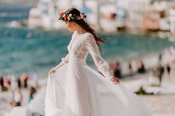 dreamy-elopement-mykonos-beautiful-coral-peonies_03