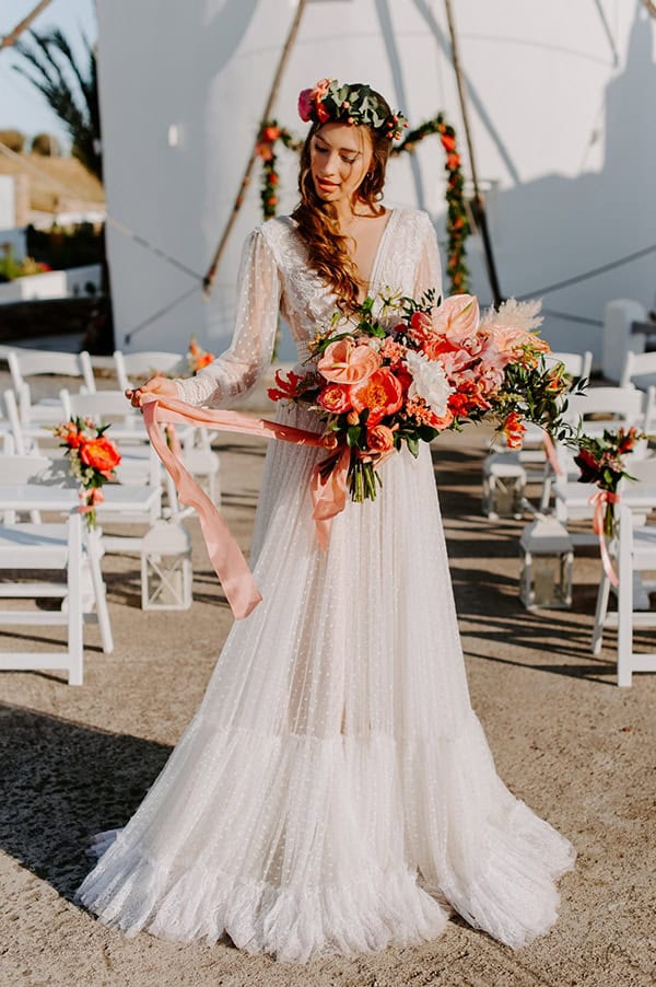 dreamy-elopement-mykonos-beautiful-coral-peonies_13