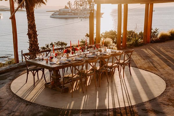 dreamy-elopement-mykonos-beautiful-coral-peonies_15