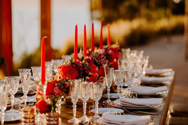 dreamy-elopement-mykonos-beautiful-coral-peonies_17
