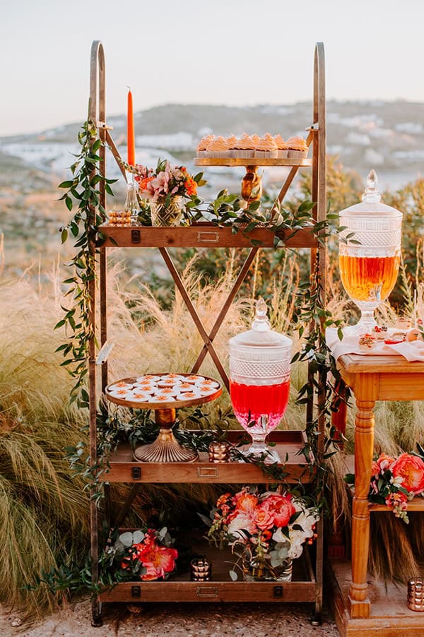 dreamy-elopement-mykonos-beautiful-coral-peonies_23