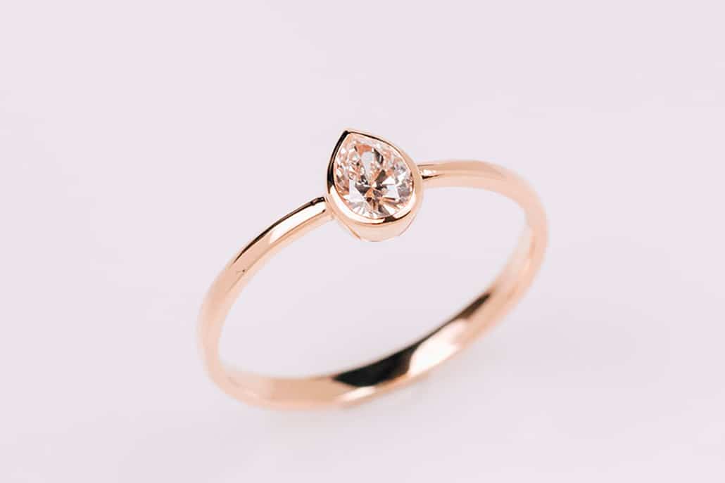 Elegant engagement ring από Πριγκιπώ