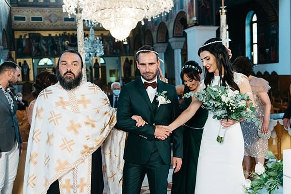 elegant-fall-wewdding-kozani-eucalyptus--white-flowers-gold-details_27