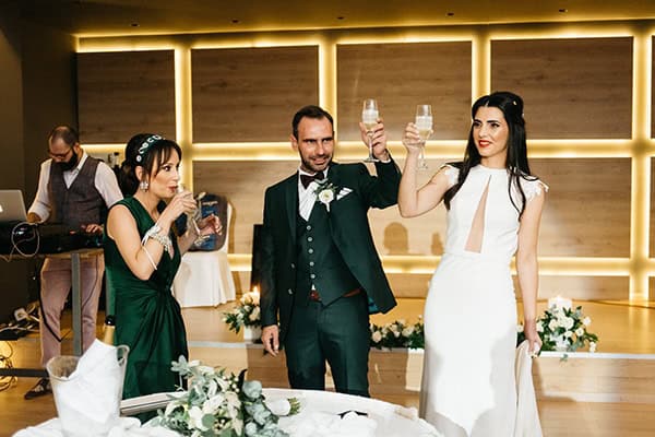 elegant-fall-wewdding-kozani-eucalyptus--white-flowers-gold-details_39