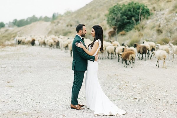 elegant-fall-wewdding-kozani-eucalyptus--white-flowers-gold-details_45x