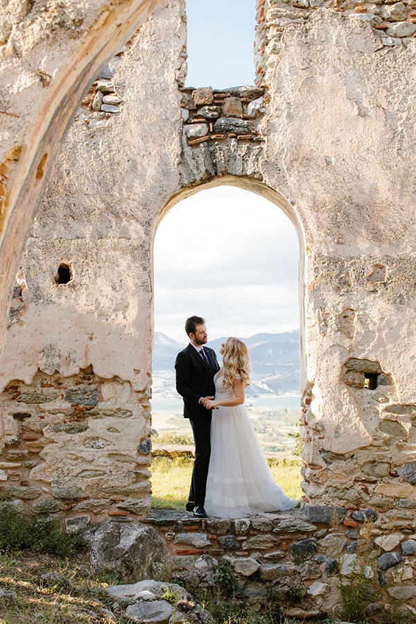 outdoor-fall-wedding-vivid-colors-rustic-details_01