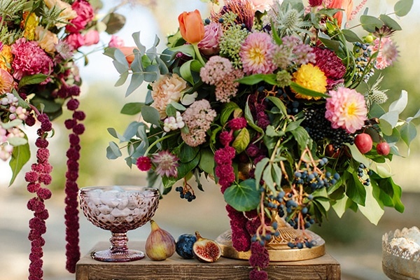 outdoor-fall-wedding-vivid-colors-rustic-details_04