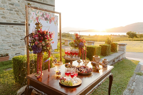 outdoor-fall-wedding-vivid-colors-rustic-details_06x