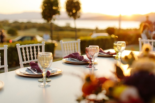 outdoor-fall-wedding-vivid-colors-rustic-details_13