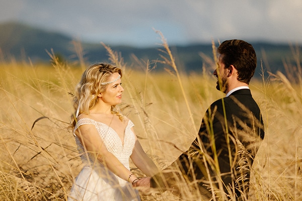 outdoor-fall-wedding-vivid-colors-rustic-details_50