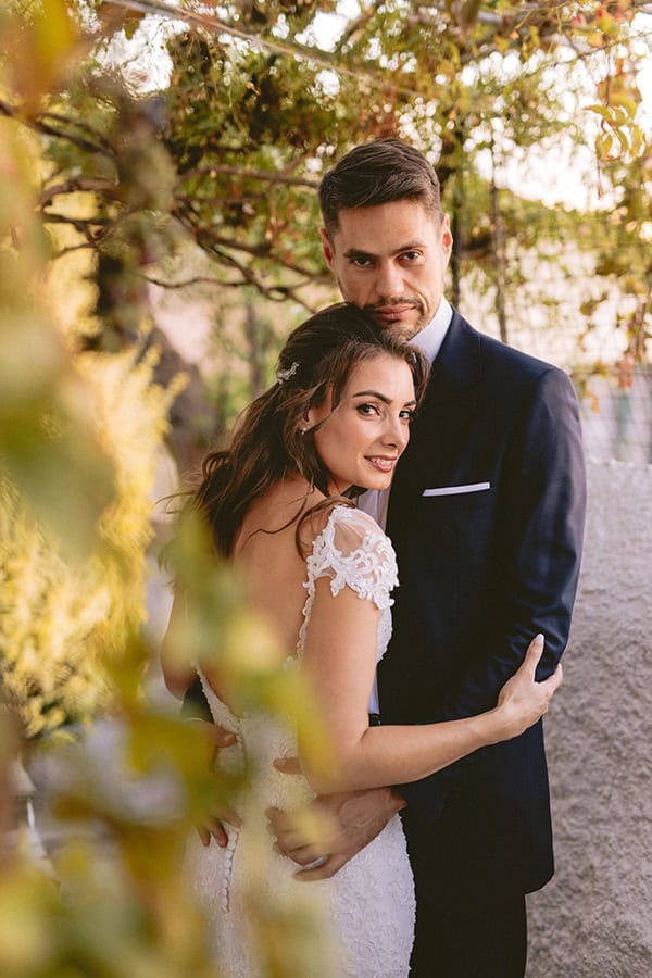 romantic-fall-wedding-athens-white-coral-hues_03