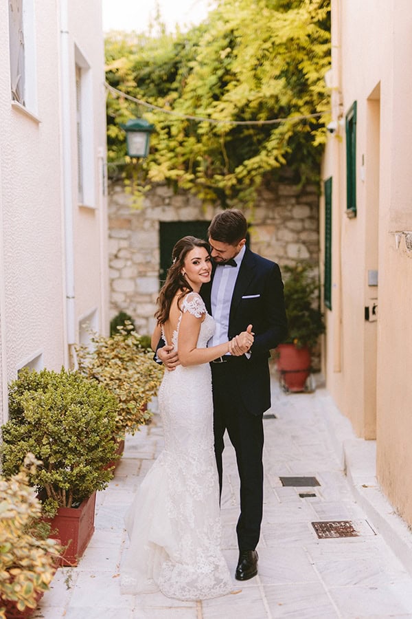 romantic-fall-wedding-athens-white-coral-hues_03x