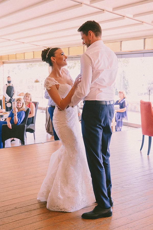 romantic-fall-wedding-athens-white-coral-hues_43w