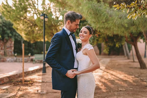 romantic-fall-wedding-athens-white-coral-hues_50