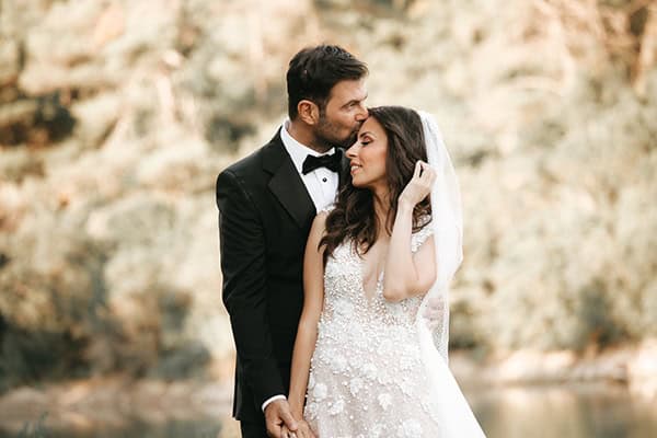 Ρομαντικός καλοκαιρινός γάμος στην Αθήνα με πανέμορφο ανθοστολισμό │  Δήμητρα & Αναστάσιος