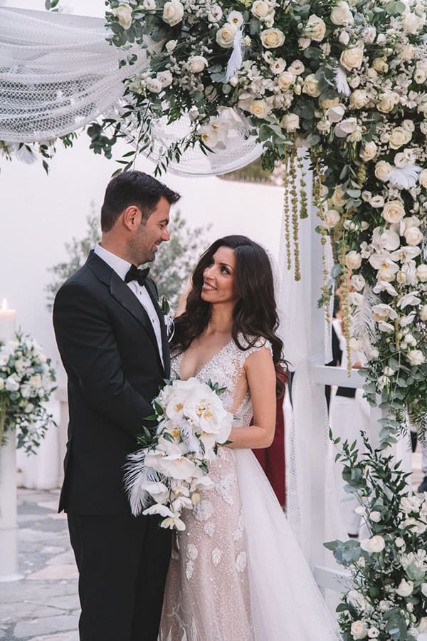 romantic-suymmer-wedding-athens-beautiful-floral-design_03