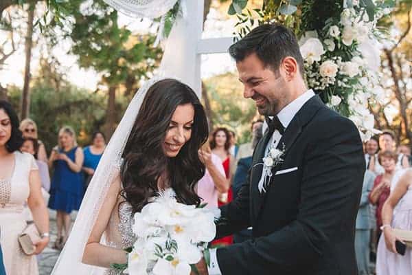romantic-suymmer-wedding-athens-beautiful-floral-design_18