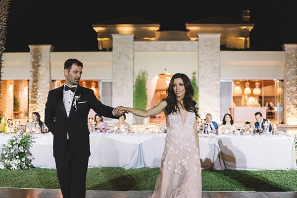 romantic-suymmer-wedding-athens-beautiful-floral-design_41