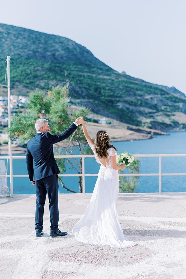 summer-micro-wedding-athens-white-hues_03