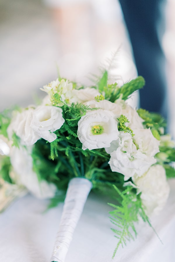 Πανέμορφη νυφική ανθοδέσμη από λυσίανθο