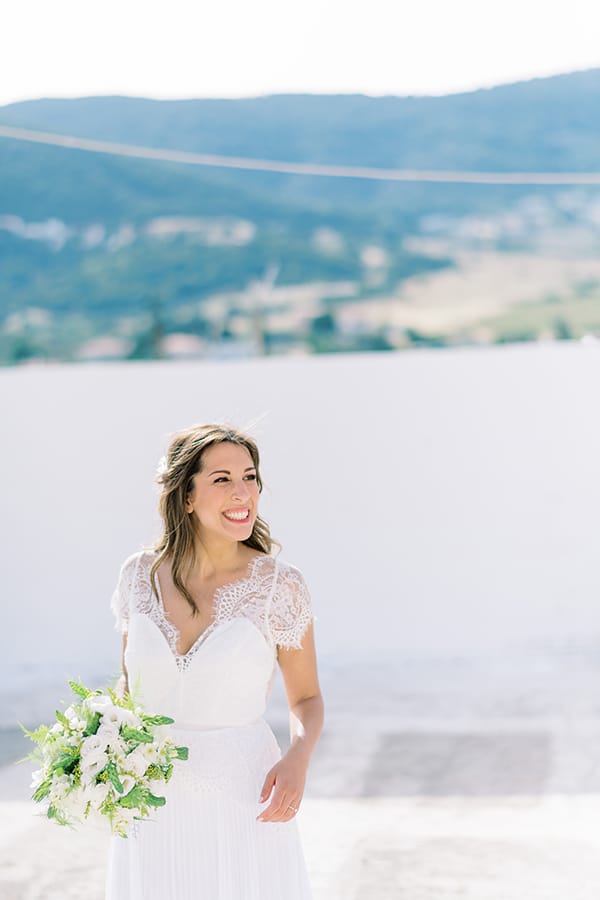summer-micro-wedding-athens-white-hues_07