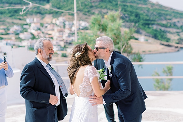 summer-micro-wedding-athens-white-hues_10