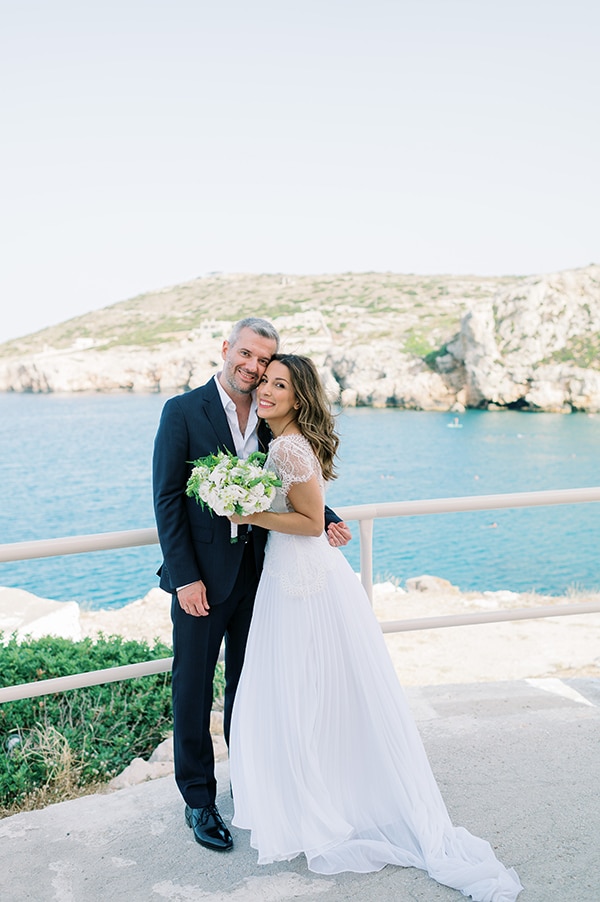 summer-micro-wedding-athens-white-hues_14