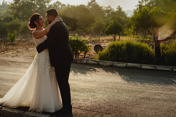 summer-wedding-village-cyprus-romantic-details_02