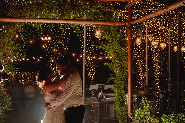 summer-wedding-village-cyprus-romantic-details_31