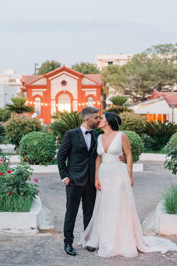 beautiful-summer-wedding-patra-romantic-atmosphere_18