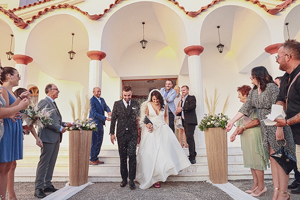 bohemian-fall-wedding-xanthi-white-purple-hues_20