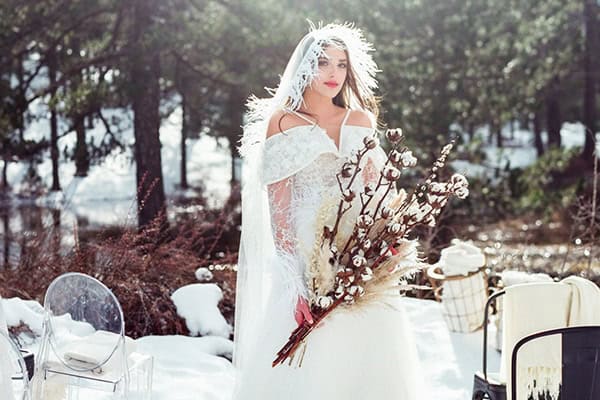 Ονειρεμένο χειμωνιάτικο styled shoot στο χιόνι με τις πιο cozy λεπτομέρειες