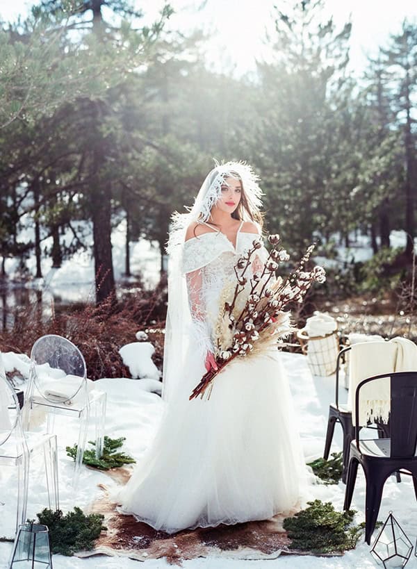dreamy-winter-styled-shoot-snow-cozy-details_01