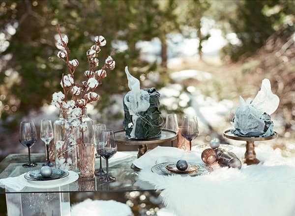 dreamy-winter-styled-shoot-snow-cozy-details_01x