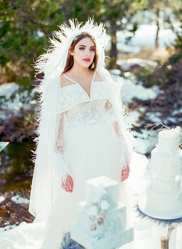 dreamy-winter-styled-shoot-snow-cozy-details_02