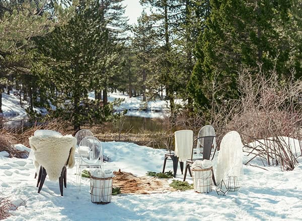 dreamy-winter-styled-shoot-snow-cozy-details_06
