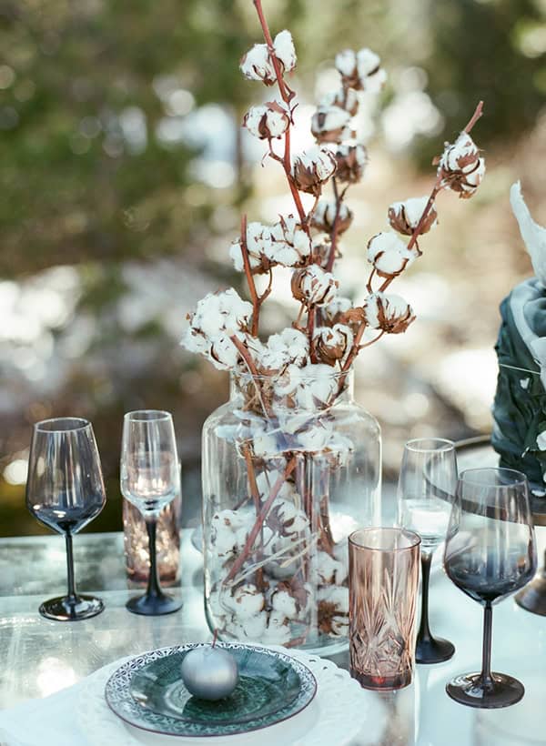 dreamy-winter-styled-shoot-snow-cozy-details_19x