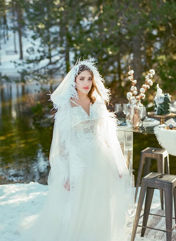 dreamy-winter-styled-shoot-snow-cozy-details_22