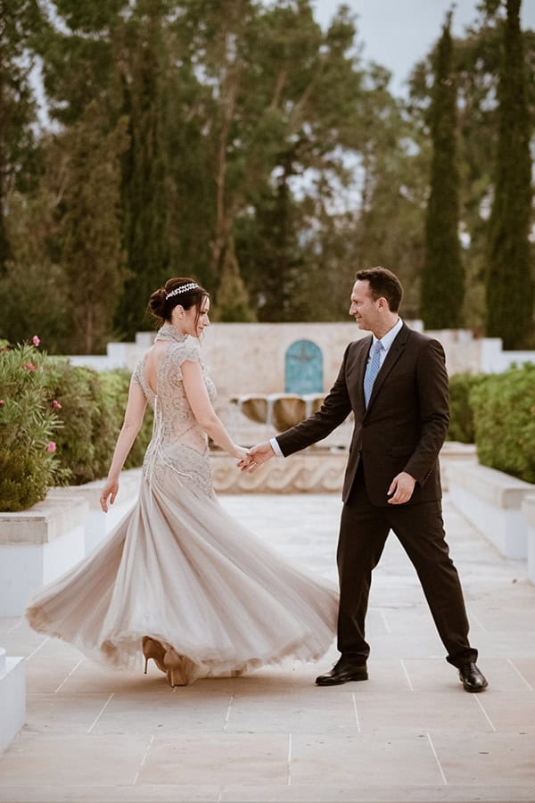 fall-wedding-paphos-white-pastel-pink-details_01x