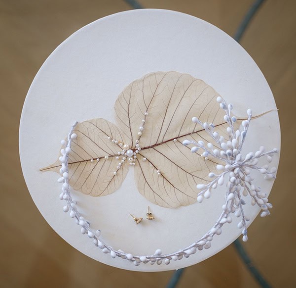 fall-wedding-paphos-white-pastel-pink-details_04x