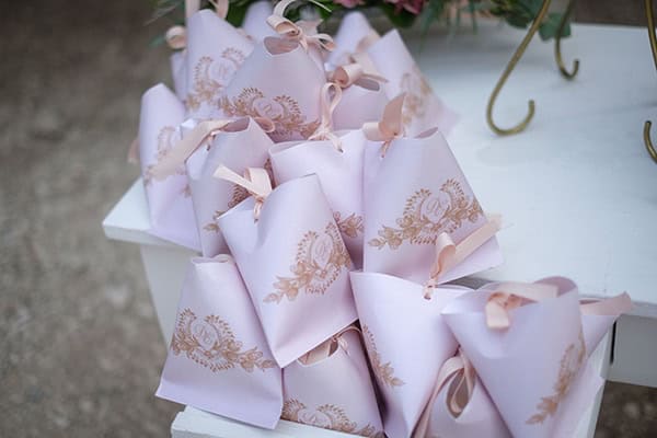 fall-wedding-paphos-white-pastel-pink-details_09