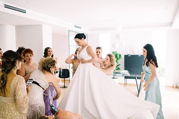 romantic-summer-wedding-athens-white-colours_08