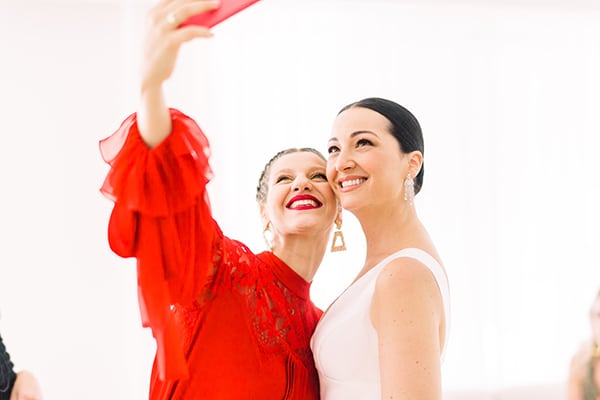 romantic-summer-wedding-athens-white-colours_09