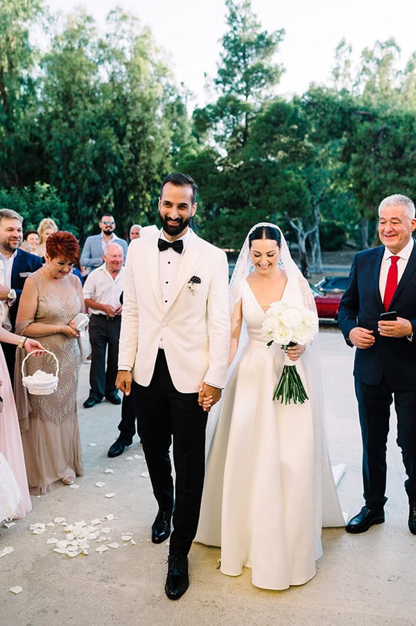 romantic-summer-wedding-athens-white-colours_20