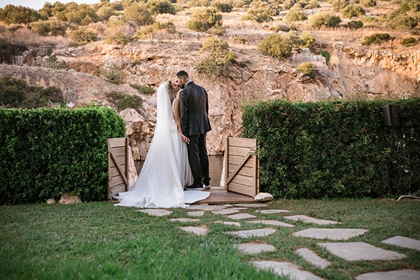 stunning-summer-wedding-athens-gold-coral-details_02