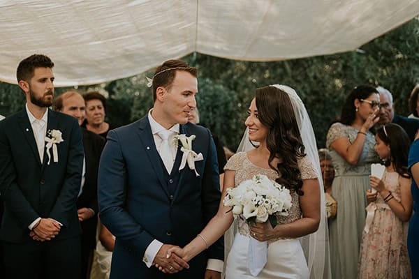 summer-traditional-wedding-crete-peonies-kalles_01x