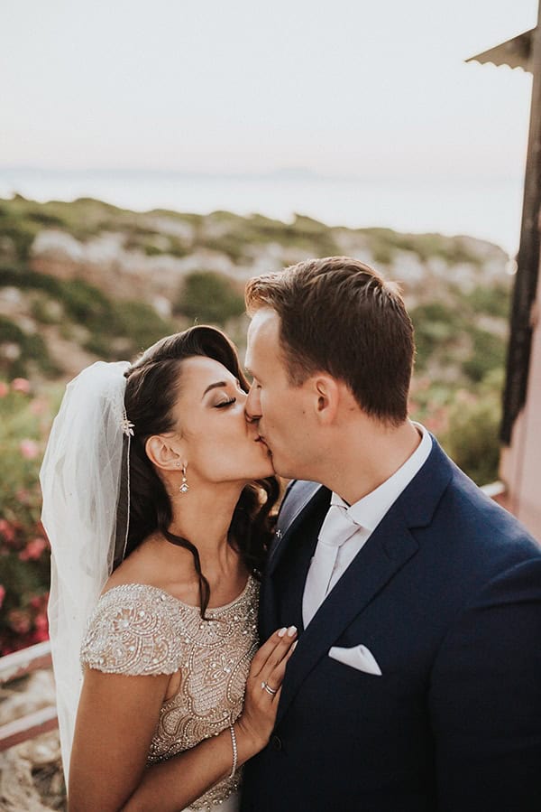 summer-traditional-wedding-crete-peonies-kalles_02