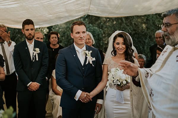 summer-traditional-wedding-crete-peonies-kalles_12