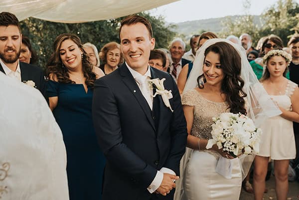 summer-traditional-wedding-crete-peonies-kalles_14